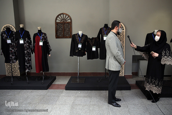 ششمین نمایشگاه لباس عاشورایی در فرهنگستان هنر