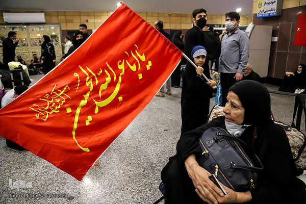 ازدحام زائرین اربعین در پشت مرز بسته شلمچه