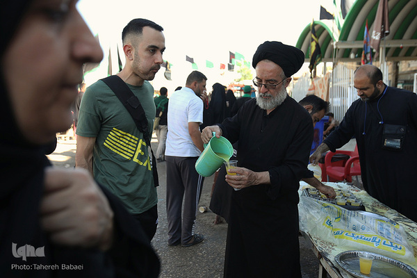 خادمین زائرین پیاده روی اربعین حسینی