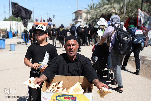 خادمین زائرین پیاده روی اربعین حسینی