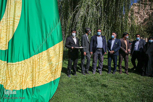 اهتزاز پرچم محمد(ص)، پیامبر رحمت در شیراز