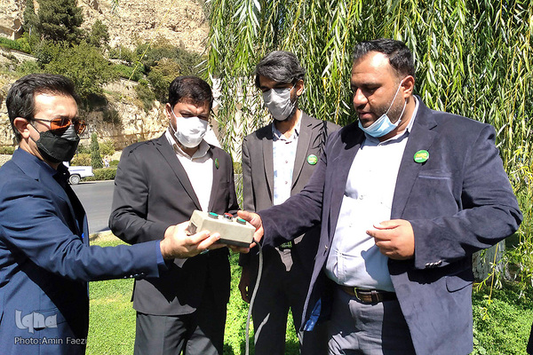 اهتزاز پرچم محمد(ص)، پیامبر رحمت در شیراز