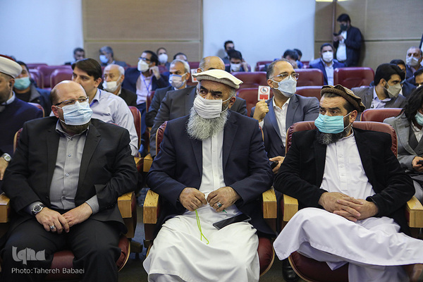 بازدید میهمانان کنفرانس وحدت اسلامی از برج میلاد