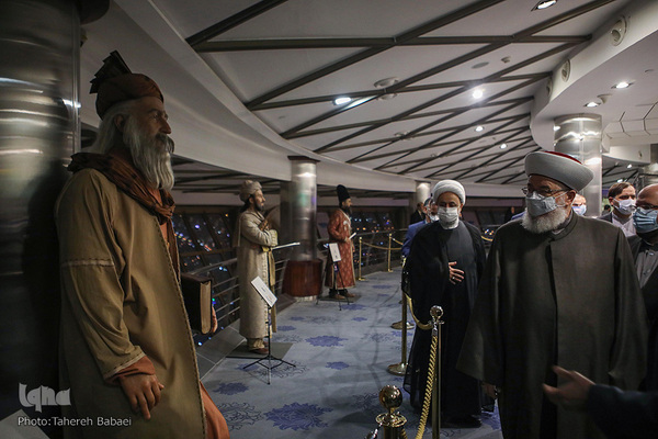 بازدید میهمانان کنفرانس وحدت اسلامی از برج میلاد