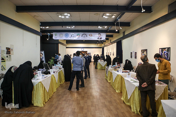 نمایشگاه مدرسه دانشجویی قرآن و عترت دانشگاه تهران