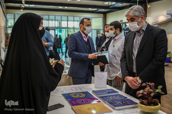 نمایشگاه مدرسه دانشجویی قرآن و عترت دانشگاه تهران