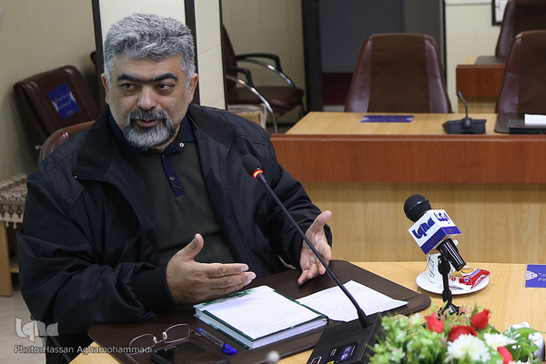 حمیدرضا حسینی دانا، رئیس اندیشکده راهبردی رسانه‌ها و فضای مجازی