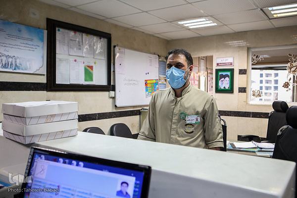 تجلیل و تکریم از مقام شامخ پرستاران و مدافعان سلامت به‌ویژه پرستاران نمونه قرآنی