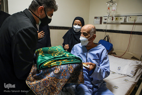 تجلیل و تکریم از مقام شامخ پرستاران و مدافعان سلامت به‌ویژه پرستاران نمونه قرآنی