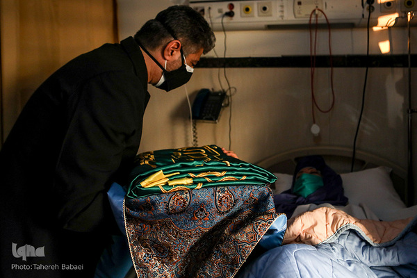 تجلیل و تکریم از مقام شامخ پرستاران و مدافعان سلامت به‌ویژه پرستاران نمونه قرآنی