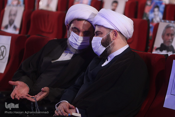 حجت الاسلام والمسلمین محمد قمی، رییس سازمان تبلیغات اسلامی و حجت الاسلام و المسلمين حاج‌ابوالقاسم، عضو مجلس خبرگان رهبری