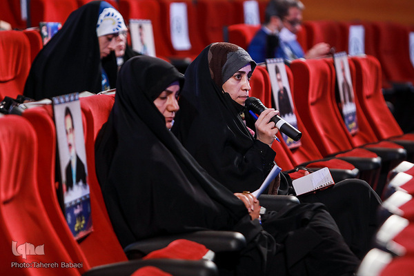 نشست صمیمی رئیس مرکز امور قرآنی سازمان اوقاف و امور خیریه با متسابقان