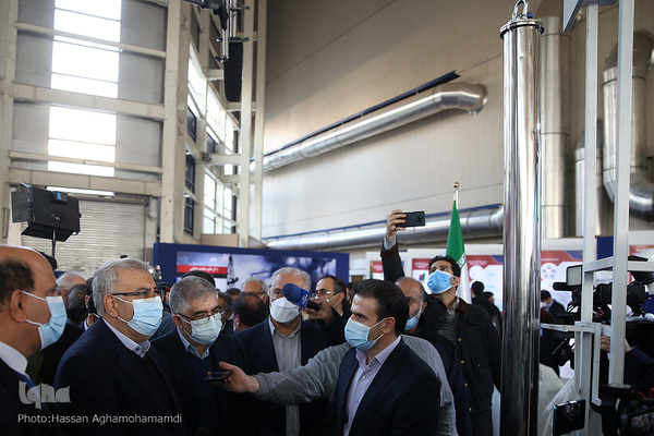بازدید جواد اوجی، وزیر نفت از نمایشگاه توانمندی‌ها و دستاوردهای جهاددانشگاهی
