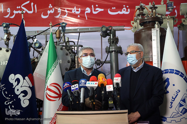 جواد اوجی، وزیر نفت و حمیدرضا طیبی، رئیس جهاد دانشگاهی