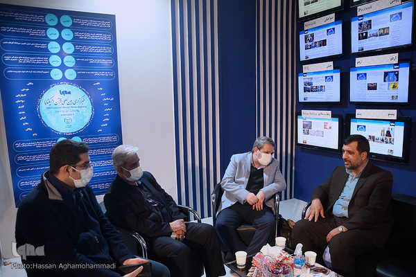 غرفه ایکنا در نمایشگاه دستاوردهای جهاددانشگاهی