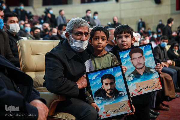 مراسم بزرگداشت شهدای مدافع حرم در برج میلاد