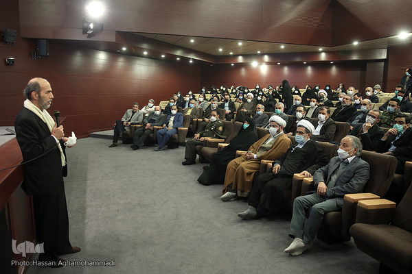 محفل انس باقرآن جامعه قرآنی در آستانه چهل و سومین سالگرد پیروزی انقلاب اسلامی