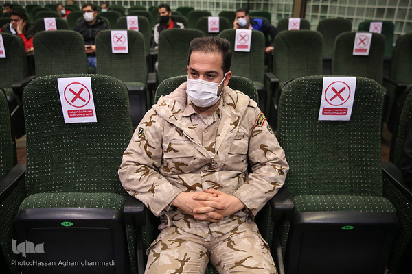 محفل انس با قران کاروان قرآنی انقلاب در کارخانجات گروه صنعتی شیشه کاوه فلوت