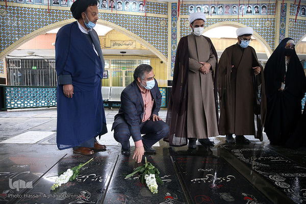 حضور کاروان قرآنی انقلاب در گلزار شهدای امامزاده سید علی اصغر(ع) 