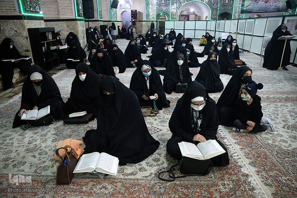 محفل انس با قران کاروان قرآنی انقلاب در امامزاده سید اسحاق(ع) ساوه