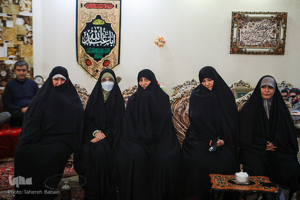 مراسم دیدار با چهار مادر قرآن و خانواده شهید 