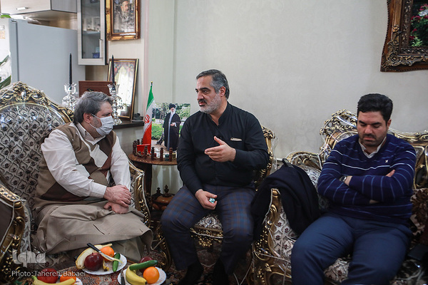 از سمت راست حمیدرضا احمدی وفا قاری بین المللی ،  احمد ابوالقاسمی قاری بین المللی و  محمدحسین حسنی، رئیس سازمان قرآنی دانشگاهیان و مدیرعامل ایکنا