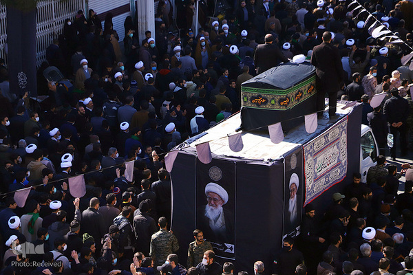 مراسم تشییع پیکر مرجع فقید شیعه، آیت‌الله‌ لطف‌الله صافی‌گلپایگانی (ره) در شهر مقدس قم