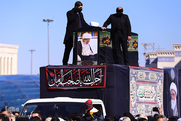 مراسم تشییع پیکر مرجع فقید شیعه، آیت‌الله‌ لطف‌الله صافی‌گلپایگانی (ره) در شهر مقدس قم