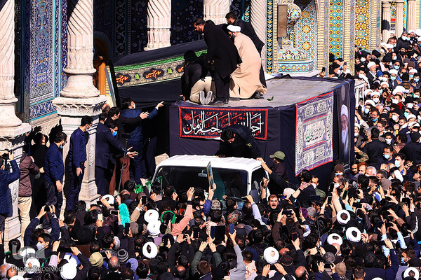 مراسم تشییع پیکر مرجع فقید شیعه، آیت‌الله‌ لطف‌الله صافی‌گلپایگانی (ره) در شهر مقدس قم