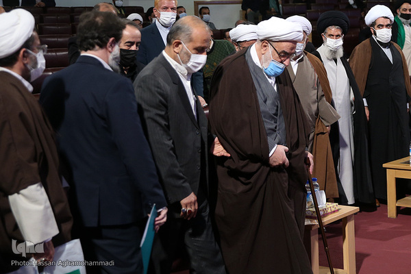 مراسم تجلیل از مقام علمی آیت‌الله صافی گلپایگانی(ره) مرجع فقید شیعه