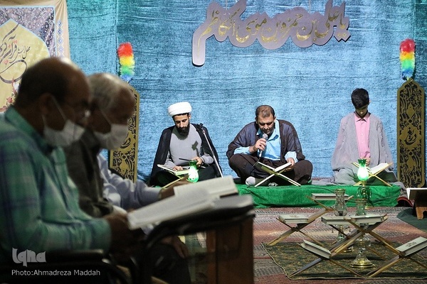 جزءخوانی و تفسیر قرآن در آستان مقدس علی ابن حمزه (ع) شیراز‎‎