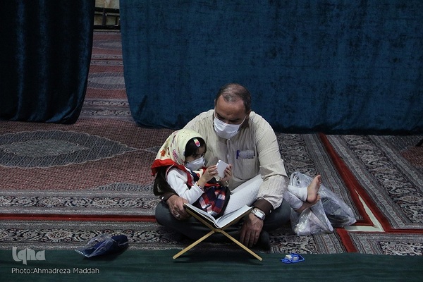 جزءخوانی و تفسیر قرآن در آستان مقدس علی ابن حمزه (ع) شیراز‎‎