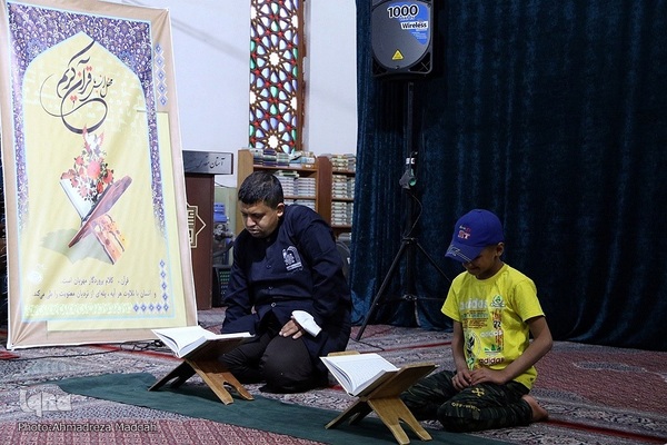 جزءخوانی و تفسیر قرآن در آستان مقدس علی ابن حمزه (ع) شیراز‎‎