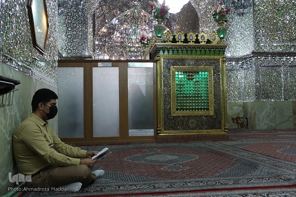 جزءخوانی و تفسیر قرآن در آستان مقدس علی ابن حمزه (ع) شیراز‎‎