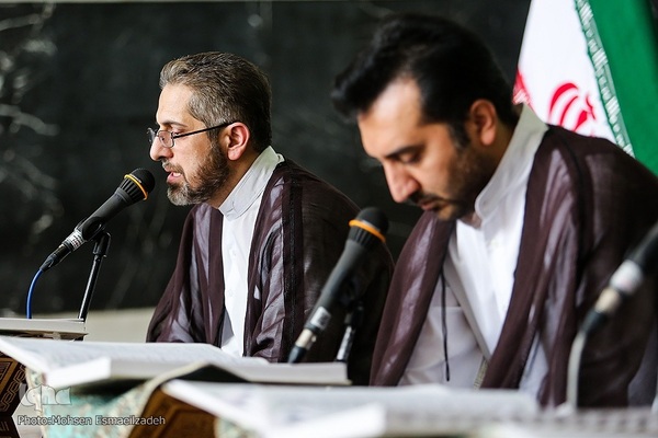جزء‌خوانی قرآن کریم در حرم مطهر رضوی