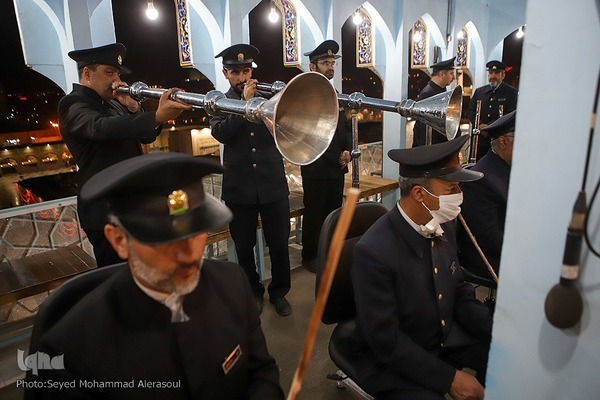 نقاره‌زنی سحرگاهی در حرم رضوی