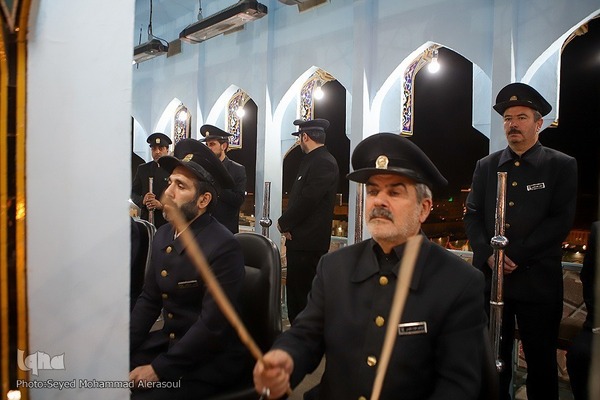 نقاره‌زنی سحرگاهی در حرم رضوی