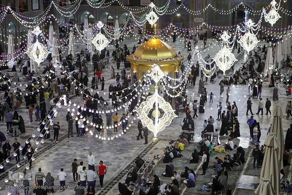 نقاره‌زنی سحرگاهی در حرم رضوی