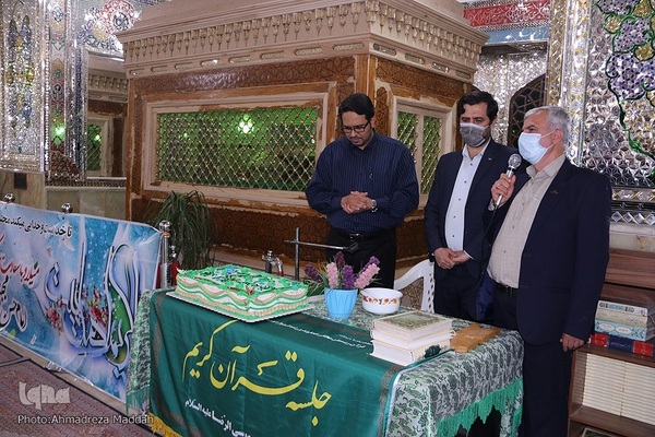 پانزدهمین محفل «ضیافت قرآنی در شب‌های آسمانی» در امامزاده ابراهیم شیراز‎‎