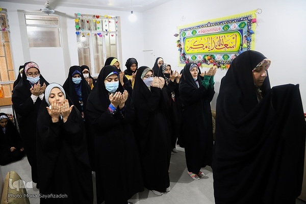 سفره افطار مؤسسه قرآنی«ریحانة‌الحسین» اهواز