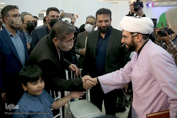 بازدید محمدمهدی اسماعیلی، وزیر فرهنگ و ارشاد اسلامی از بیست و نهمین نمایشگاه بین المللی قرآن کریم