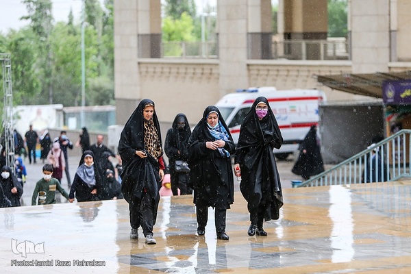 روز بارانی نمایشگاه قرآن