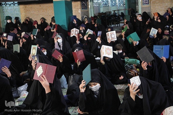 قرار بندگی؛ احیای شب ۲۱ رمضان در امامزاده جعفر (ع) یزد