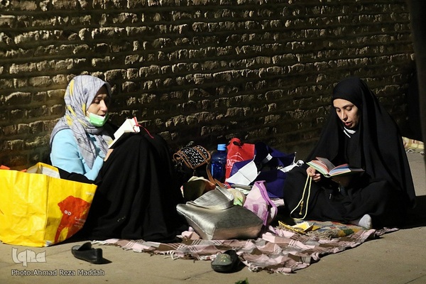 قرار بندگی؛ احیای شب ۲۱ رمضان در جوار آرامگاه حافظ