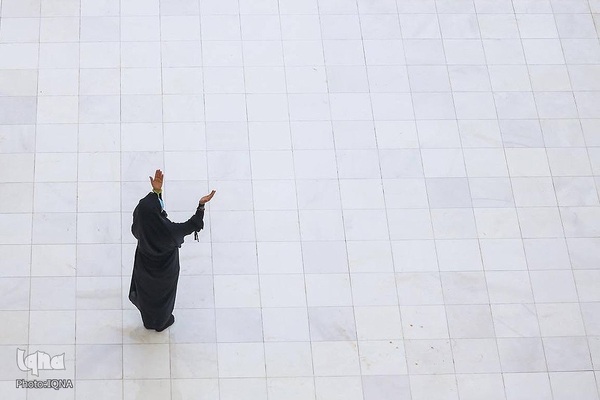 برکت باران در ماه مبارک رمضان در حرم حضرت علی(ع)