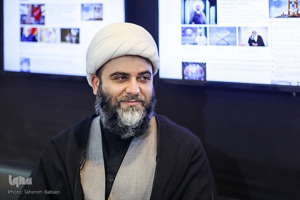 بازدید حجت‌الاسلام قمی رئیس سازمان تبلیغات اسلامی از غرفه ایکنا