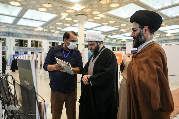 بازدید حجت‌الاسلام قمی رئیس سازمان تبلیغات اسلامی از غرفه ایکنا