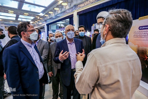 بازدید وزیر علوم از نمایشگاه قرآن