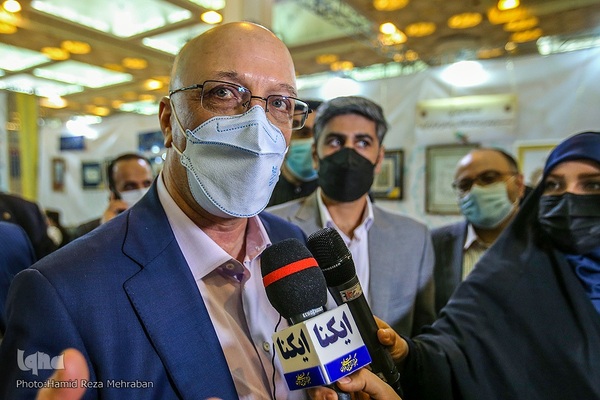 بازدید وزیر علوم از نمایشگاه قرآن