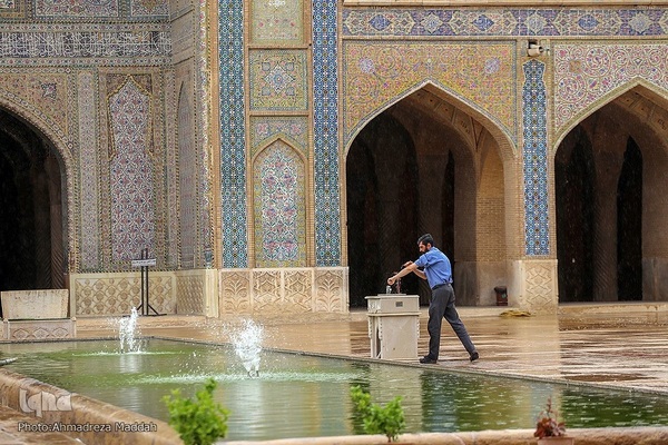 باران بهاری در مسجد تاریخی وکیل شیراز‎‎